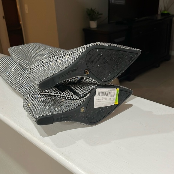 Gianni Bini Gabortwo Rhinestone Pointed Toe Tall Wedge Boots Size 5.5 M NWOB - Picture 7 of 10